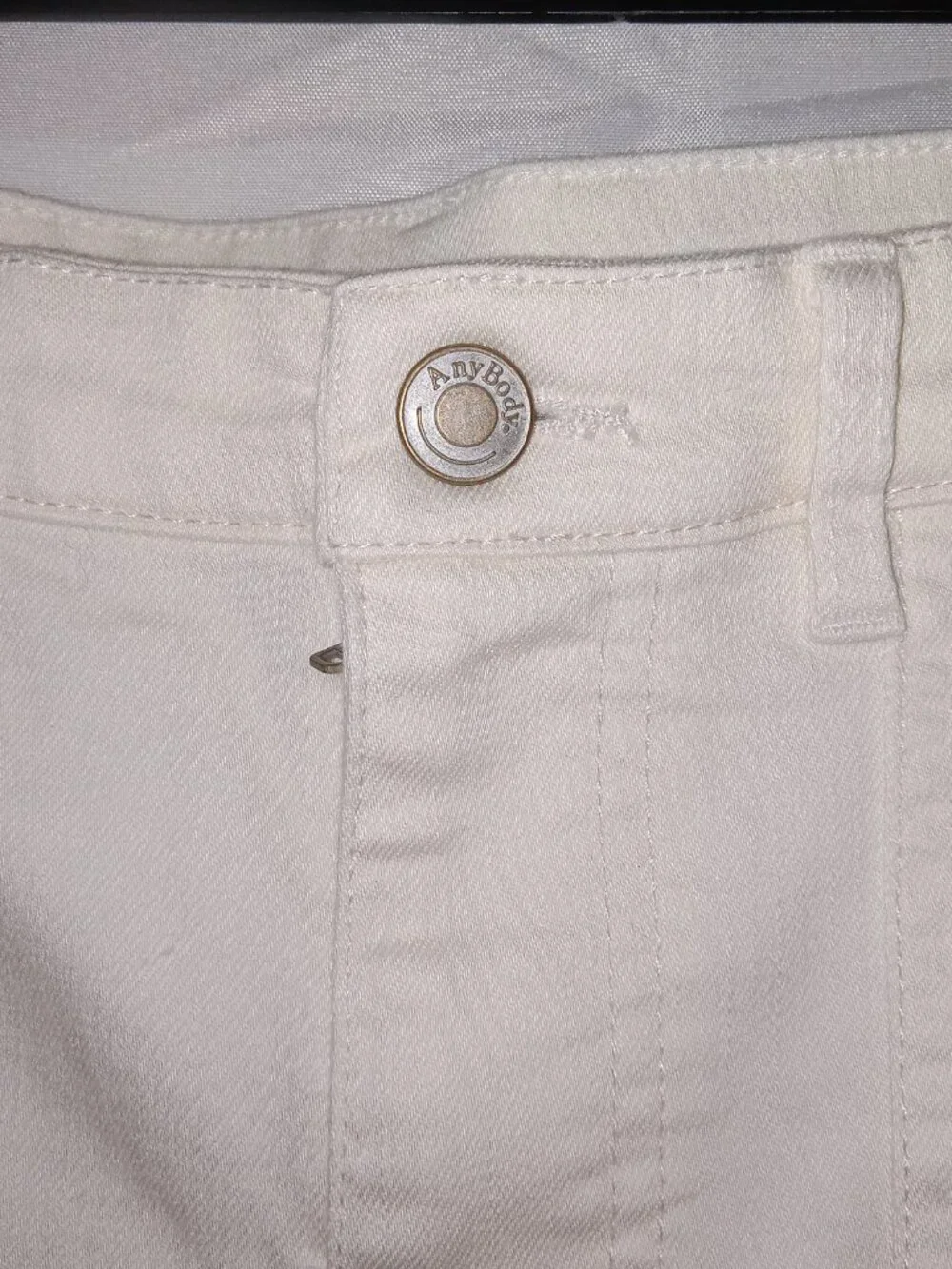 AnyBody Women’s Cropped Pants Size 10P Ivory Pull-On Wide Leg Crop Casual
